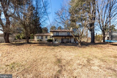 661 Holland Rd, Southampton PA  18966-1818 exterior