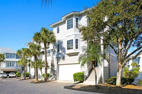 170 Barefoot Cir, Bonita Springs, FL 34134-8571