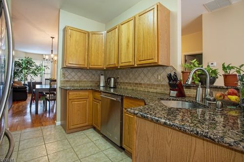 180 Crown Point Rd, Parsippany NJ  07054-3484 exterior