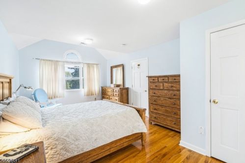 41 Essex Ave, Bernardsville NJ  07924-2235 exterior