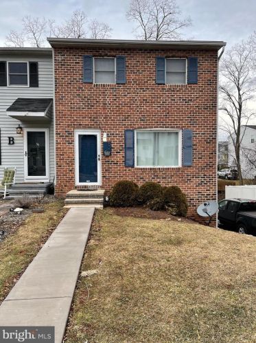 52 Persian Lilac Dr, Etters, PA 17319-9310