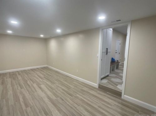 83 Becker Ave, Kensington CT  06037-1329 exterior