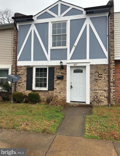 807 Denton Cir, Fredericksburg VA  22401-2707 exterior