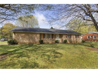 519 Fieldstone Rd, Mooresville, NC 28115-2725