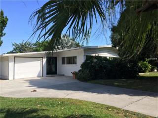 2236 School Cir, Sarasota, FL 34239-5324