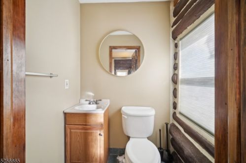 10 Poplar Grove Ter, West Milford NJ  07480-4006 exterior