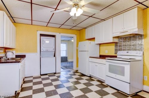 4 Jefferson St, Fredon NJ  07860-2028 exterior