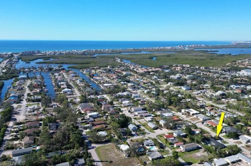 4321 Mariner Rd, Bonita Springs FL 34134-3964 exterior