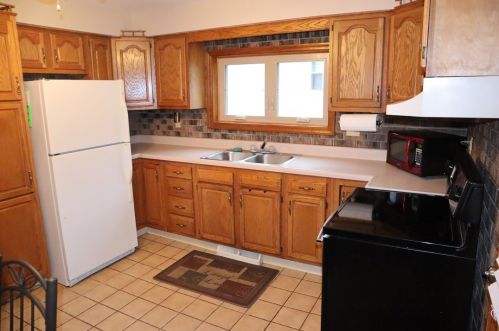 402 Sloan Ave, Jeannette, PA 15644-1678