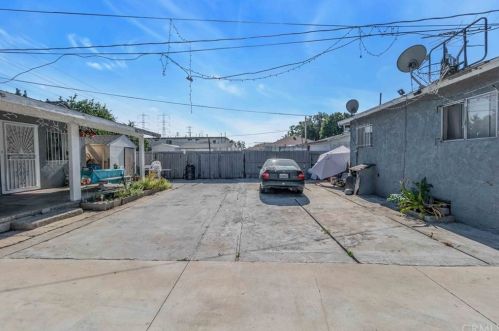 129 69th Way, Long Beach CA  90805-1237 exterior