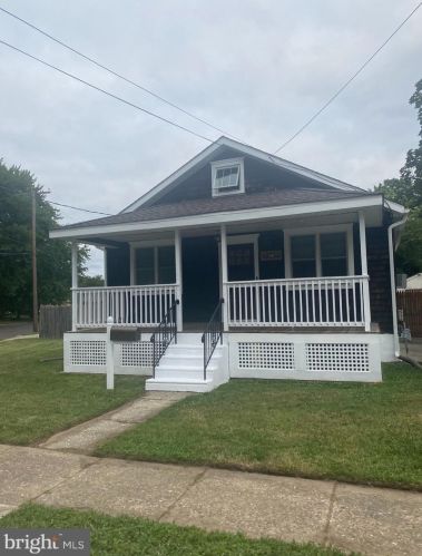 14 Cedar Ave, Berlin Boro, NJ 08009-1302