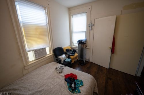 44 Chadwick Ave, Newark NJ 07108-1529 exterior