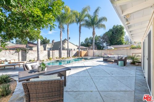 4866 Haskell Ave, Van Nuys CA  91436-1627 exterior