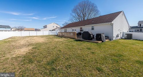 105 Wycombe Ave, West Deptford NJ  08096-4235 exterior