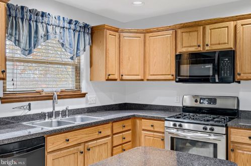 25 Forest Ridge Ct, Red Lion PA 17356-8448 exterior