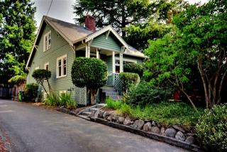 4754 Eddy St, Seattle, WA 98136-1361