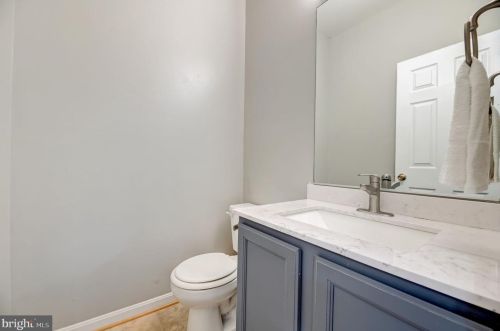 2496 Clover Fld Cir, Herndon VA  20171-4339 exterior