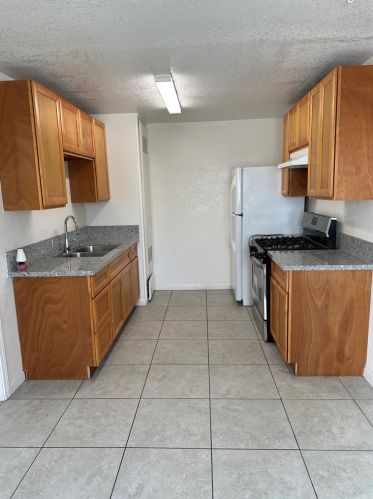 1712 Cherry Ave, Long Beach CA  90806-5821 exterior
