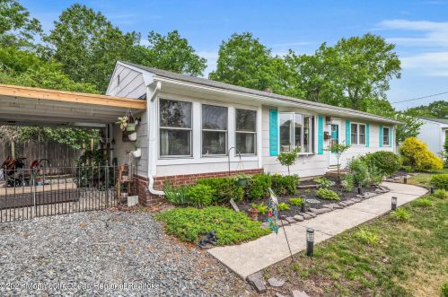 10 Sanford Rd, Bricktown NJ  08724-7134 exterior