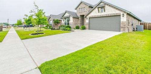 106 Old Spanish Trl, Waxahachie, TX 75167-4845