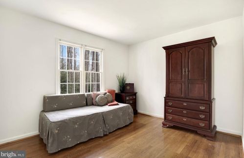 2509 Goldcup Ln, Herndon VA 20191-4220 exterior