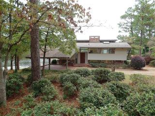 6836 Thames Dr, Fayetteville, NC 28306-2524