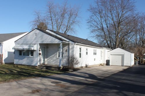 120 Laurel Rd, Washington Ch, OH 43160-2314
