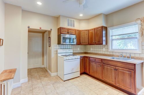 225 Fulton St, Westbury NY  11590-3028 exterior