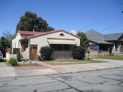 876 West St, Hollister, CA 95023-4619
