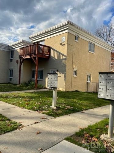 10 Lake Ave, East Brunswick, NJ 08816-1821