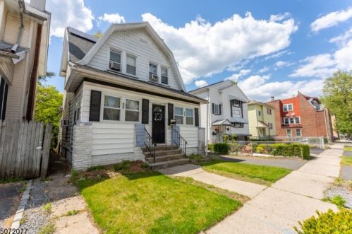 243 Park St, East Orange, NJ 07017-1818