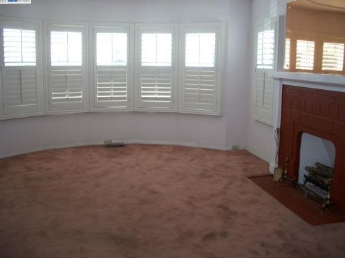 636 56th St, Oakland, CA 94609-1606