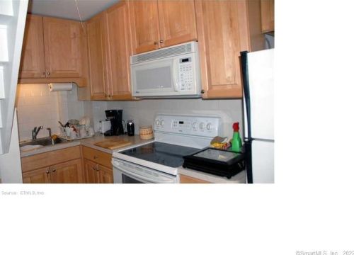 252 Water St, Stonington CT  06378-2931 exterior