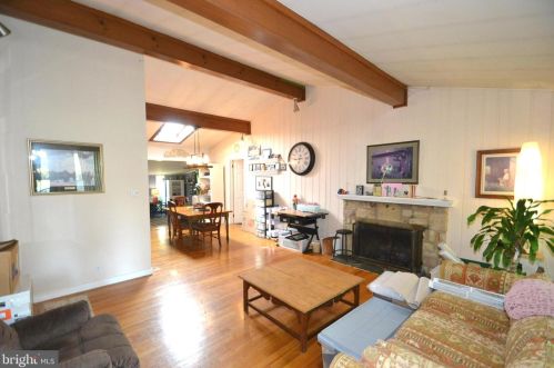 200 Runson Rd, Camp Hill PA  17011-2637 exterior