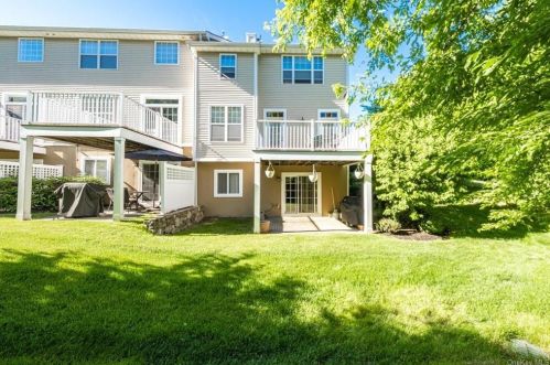 56 Putters Way, Middletown NY  10940-2664 exterior