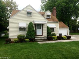 2118 Coleman Dr, Youngstown, OH 44511-2204