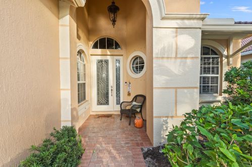 7160 Maidstone Dr, Fort Pierce, FL 34986-3346