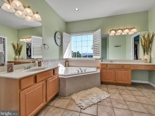 23 Grey Hawk Dr, Molino PA  17961-9172 exterior