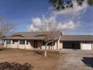 11239 Wilson Ranch Rd, Phelan, CA 92371-4700