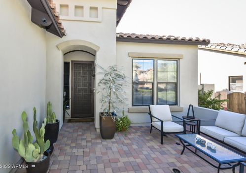 6901 Pearl St, Mesa, AZ 85207-1556