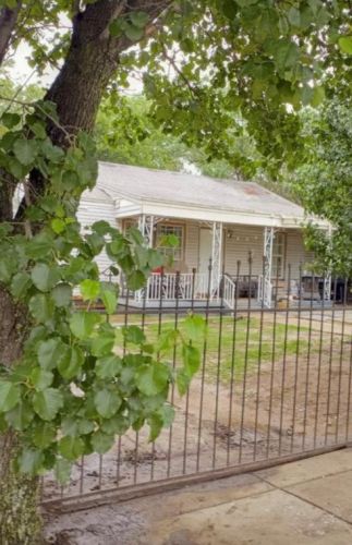 4321 Panola Ave, Fort Worth, TX 76103-3747