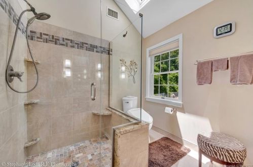 812 Pleasant St, Southington CT  06489-2015 exterior