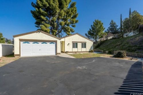 27722 Lakehurst Ave, Santa Clarita, CA 91351-1030