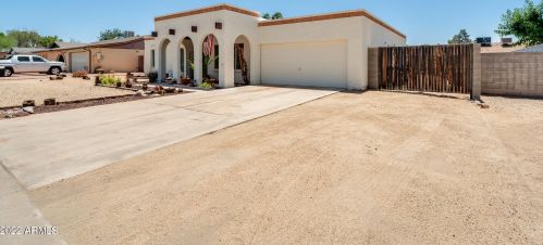 3743 Helena Dr, Glendale, AZ 85308-3105