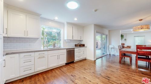 4504 Lennox Ave, Van Nuys CA 91405-4747 exterior