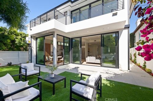 1813 Walnut Ave, Manhattan Beach CA  90266-5018 exterior