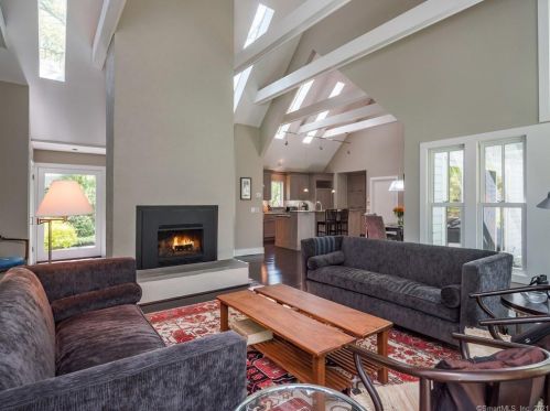 80 Ingham Hill Rd, Essex CT  06426-1507 exterior