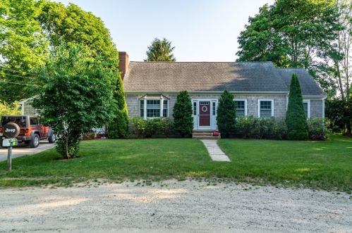 5 Clayton St, Sandwich, MA 02563-2289