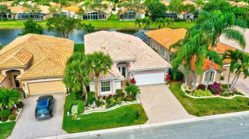 7105 Catania Dr, Boynton Beach, FL 33472-7364