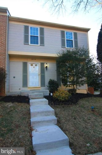 5814 Apple Wood Ln, Springfield, VA 22015-2743